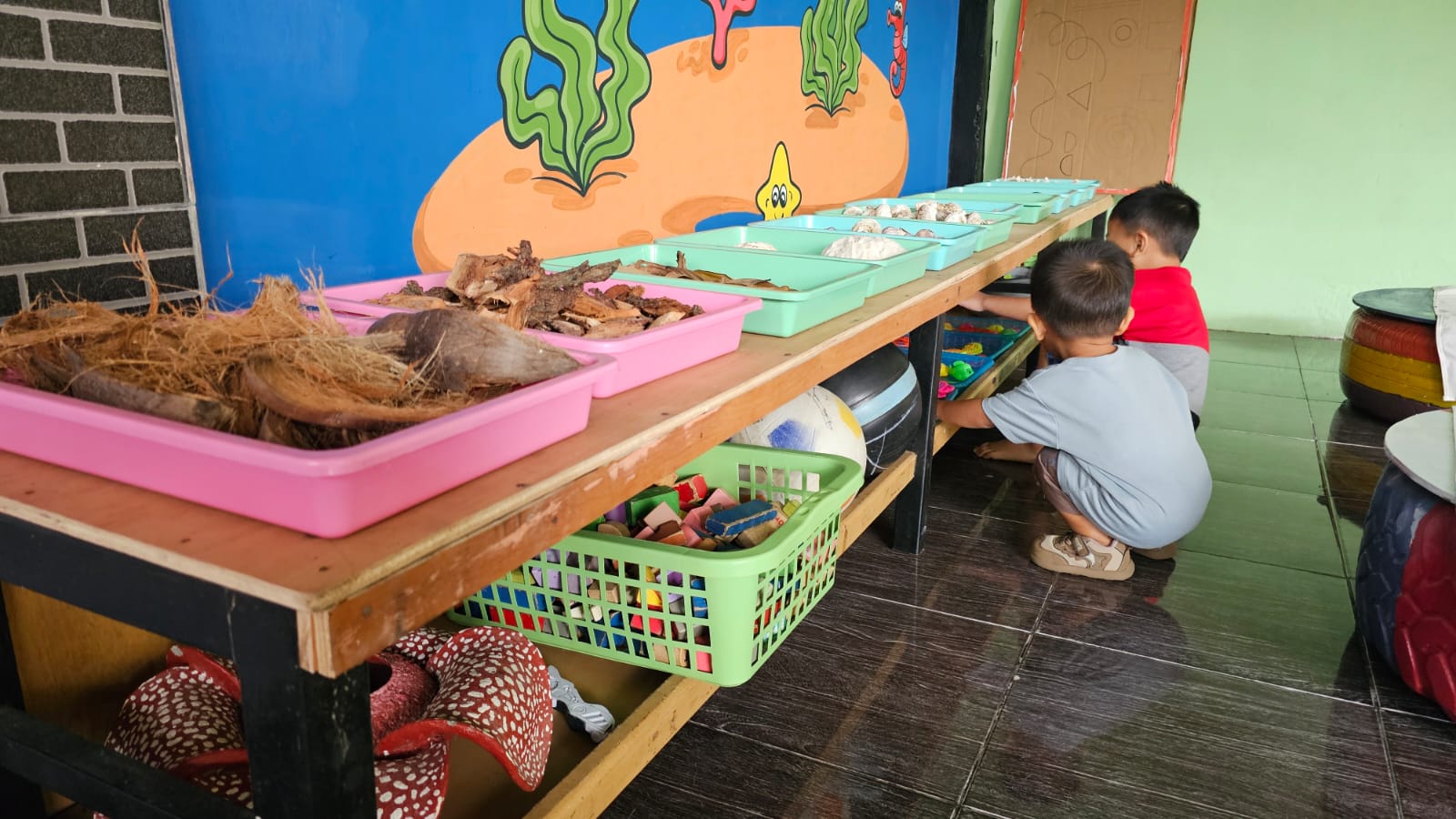 Mengembangkan Karakter Anak Sejak Usia Dini